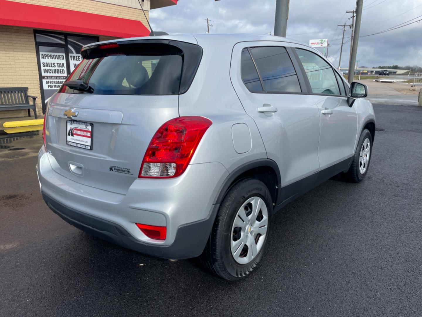 2017 Silver Chevrolet Trax (KL7CJKSB5HB) with an 4-Cyl, ECOTEC Turbo, 1.4L engine, Automatic, 6-Spd transmission, located at 8008 Warden Rd, Sherwood, AR, 72120, (501) 801-6100, 34.830078, -92.186684 - Photo#7